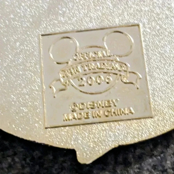 Disney Cruise Line Castaway Club Mickey Minnie Mouse 2006 Pin - Picture 2 of 2